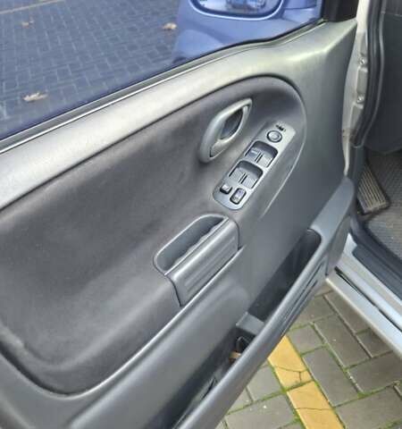 Серый Сузуки Гранд Витара, объемом двигателя 2 л и пробегом 368 тыс. км за 6000 $, фото 21 на Automoto.ua