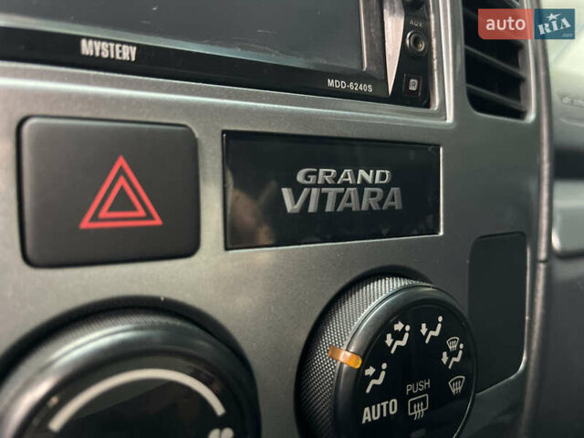Серый Сузуки Гранд Витара, объемом двигателя 2 л и пробегом 325 тыс. км за 5099 $, фото 16 на Automoto.ua