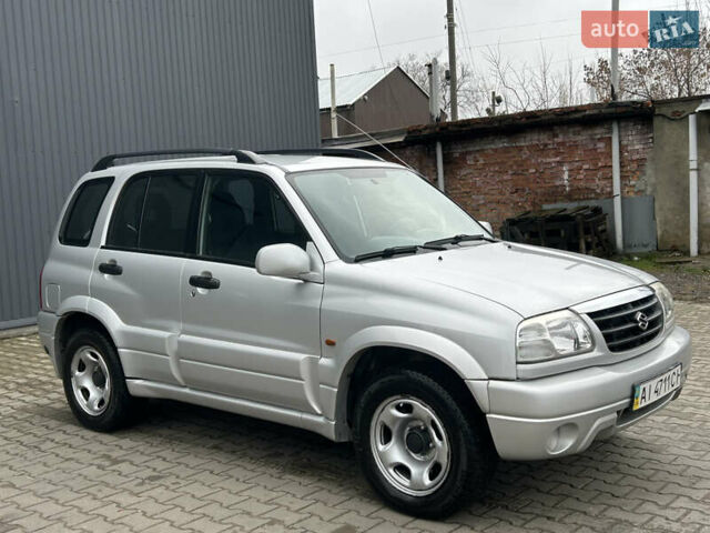 Серый Сузуки Гранд Витара, объемом двигателя 2 л и пробегом 228 тыс. км за 5700 $, фото 3 на Automoto.ua