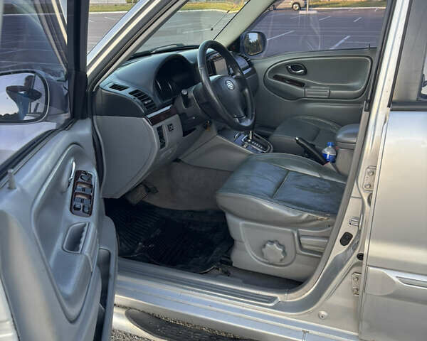 Серый Сузуки Гранд Витара, объемом двигателя 2.74 л и пробегом 326 тыс. км за 5800 $, фото 4 на Automoto.ua