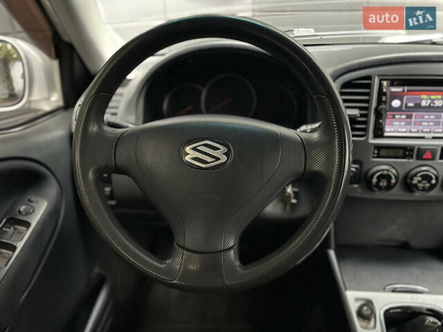 Серый Сузуки Гранд Витара, объемом двигателя 2 л и пробегом 325 тыс. км за 5099 $, фото 9 на Automoto.ua