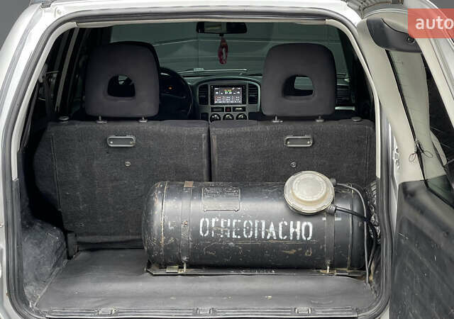 Серый Сузуки Гранд Витара, объемом двигателя 2 л и пробегом 325 тыс. км за 5099 $, фото 6 на Automoto.ua