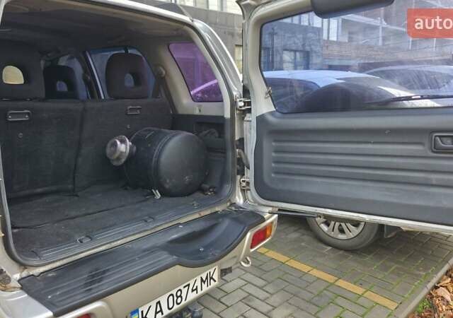 Серый Сузуки Гранд Витара, объемом двигателя 2 л и пробегом 368 тыс. км за 6000 $, фото 23 на Automoto.ua