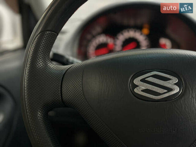 Серый Сузуки Гранд Витара, объемом двигателя 2 л и пробегом 325 тыс. км за 5099 $, фото 10 на Automoto.ua