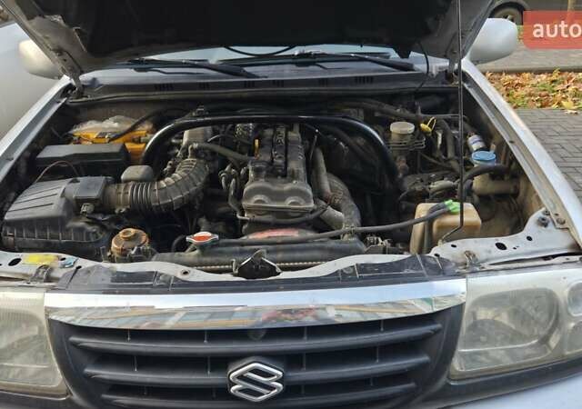 Серый Сузуки Гранд Витара, объемом двигателя 2 л и пробегом 368 тыс. км за 6000 $, фото 7 на Automoto.ua