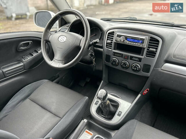 Серый Сузуки Гранд Витара, объемом двигателя 2 л и пробегом 228 тыс. км за 5700 $, фото 24 на Automoto.ua