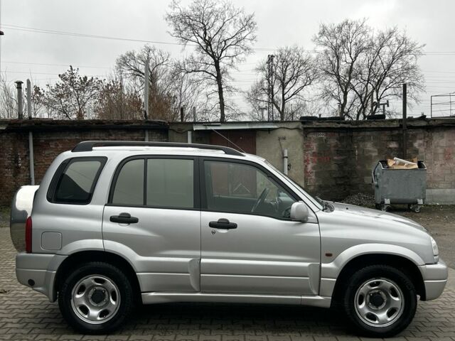 Серый Сузуки Гранд Витара, объемом двигателя 2 л и пробегом 228 тыс. км за 5700 $, фото 4 на Automoto.ua