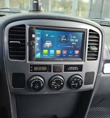 Серый Сузуки Гранд Витара, объемом двигателя 2 л и пробегом 368 тыс. км за 6000 $, фото 18 на Automoto.ua