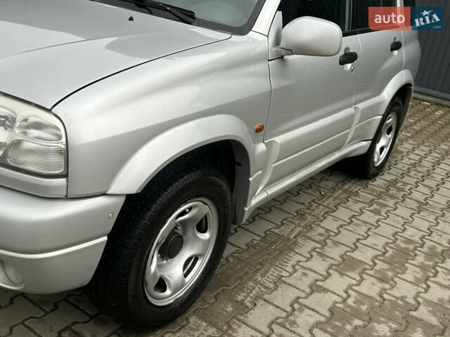 Серый Сузуки Гранд Витара, объемом двигателя 2 л и пробегом 228 тыс. км за 5700 $, фото 12 на Automoto.ua