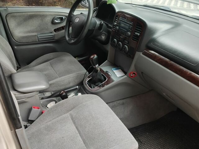 Сірий Сузукі Гранд Вітара, об'ємом двигуна 2 л та пробігом 360 тис. км за 3700 $, фото 3 на Automoto.ua