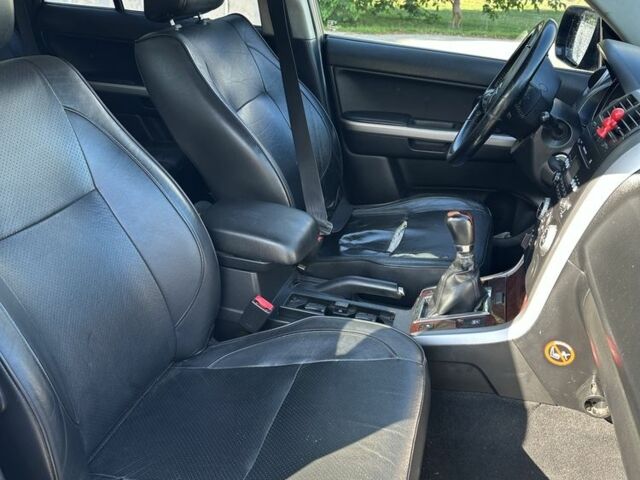 Серый Сузуки Гранд Витара, объемом двигателя 1.9 л и пробегом 360 тыс. км за 4500 $, фото 5 на Automoto.ua