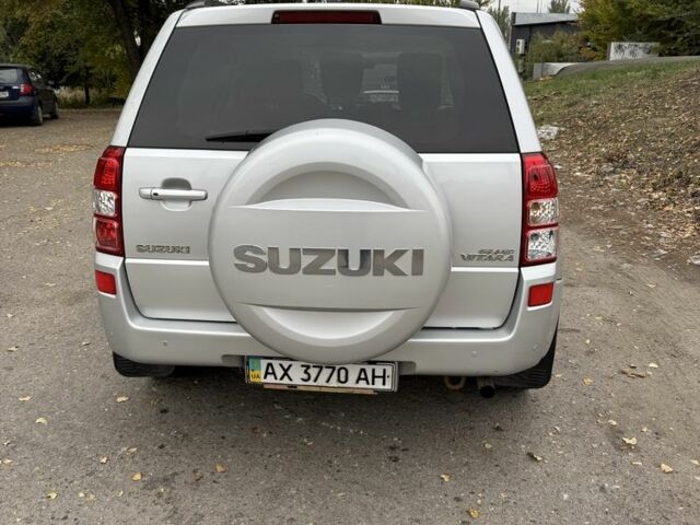 Сірий Сузукі Гранд Вітара, об'ємом двигуна 2 л та пробігом 158 тис. км за 7800 $, фото 6 на Automoto.ua
