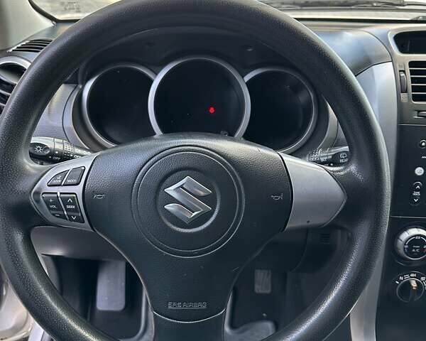 Серый Сузуки Гранд Витара, объемом двигателя 2 л и пробегом 312 тыс. км за 6500 $, фото 21 на Automoto.ua