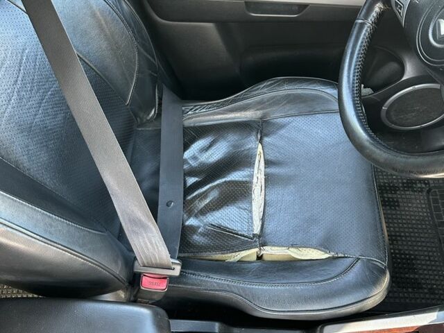 Серый Сузуки Гранд Витара, объемом двигателя 1.9 л и пробегом 360 тыс. км за 4500 $, фото 10 на Automoto.ua