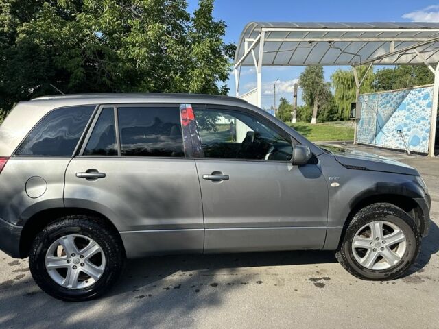 Серый Сузуки Гранд Витара, объемом двигателя 1.9 л и пробегом 360 тыс. км за 4500 $, фото 1 на Automoto.ua