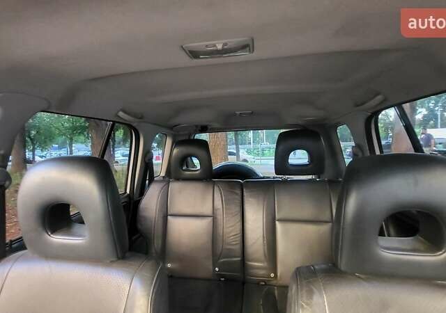 Серый Сузуки Гранд Витара, объемом двигателя 2 л и пробегом 287 тыс. км за 5500 $, фото 4 на Automoto.ua