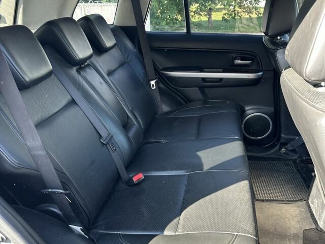 Серый Сузуки Гранд Витара, объемом двигателя 1.9 л и пробегом 360 тыс. км за 4500 $, фото 4 на Automoto.ua