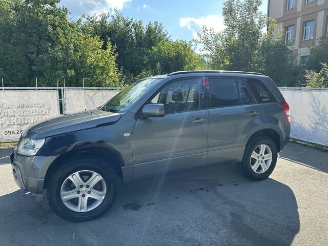 Серый Сузуки Гранд Витара, объемом двигателя 1.9 л и пробегом 360 тыс. км за 4500 $, фото 2 на Automoto.ua