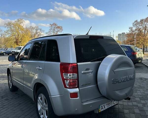 Серый Сузуки Гранд Витара, объемом двигателя 2 л и пробегом 312 тыс. км за 6500 $, фото 7 на Automoto.ua