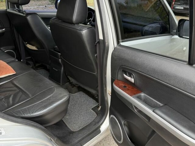 Сірий Сузукі Гранд Вітара, об'ємом двигуна 2 л та пробігом 158 тис. км за 7800 $, фото 12 на Automoto.ua