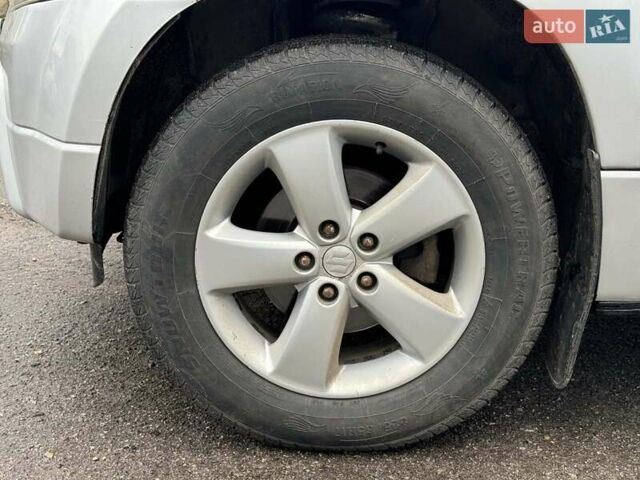 Серый Сузуки Гранд Витара, объемом двигателя 2 л и пробегом 323 тыс. км за 6790 $, фото 11 на Automoto.ua
