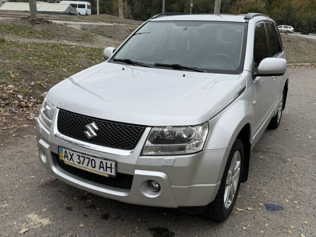 Сірий Сузукі Гранд Вітара, об'ємом двигуна 2 л та пробігом 158 тис. км за 7800 $, фото 1 на Automoto.ua