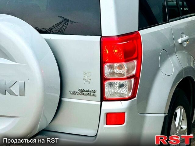 Сірий Сузукі Гранд Вітара, об'ємом двигуна 2 л та пробігом 250 тис. км за 5700 $, фото 6 на Automoto.ua