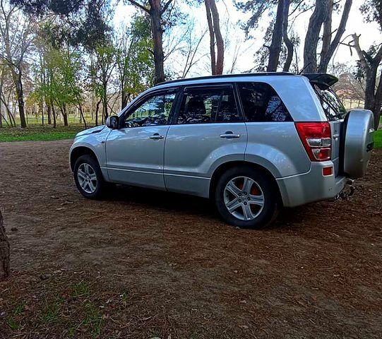 Сірий Сузукі Гранд Вітара, об'ємом двигуна 2 л та пробігом 154 тис. км за 7200 $, фото 1 на Automoto.ua