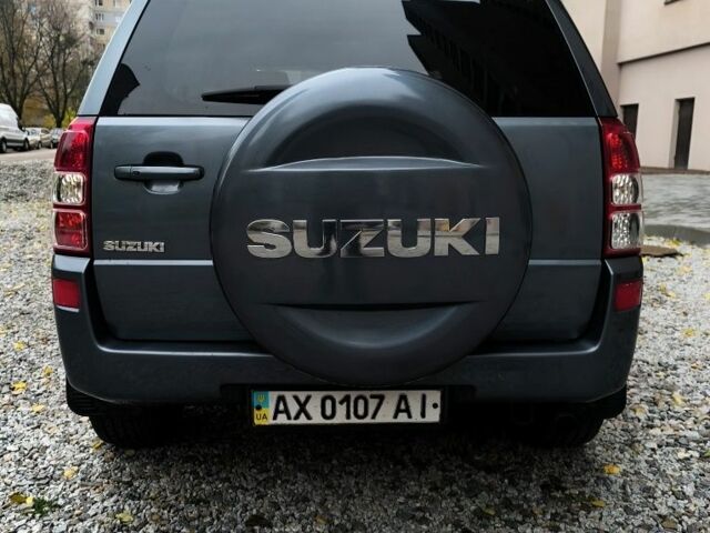 Сірий Сузукі Гранд Вітара, об'ємом двигуна 2 л та пробігом 205 тис. км за 7300 $, фото 3 на Automoto.ua