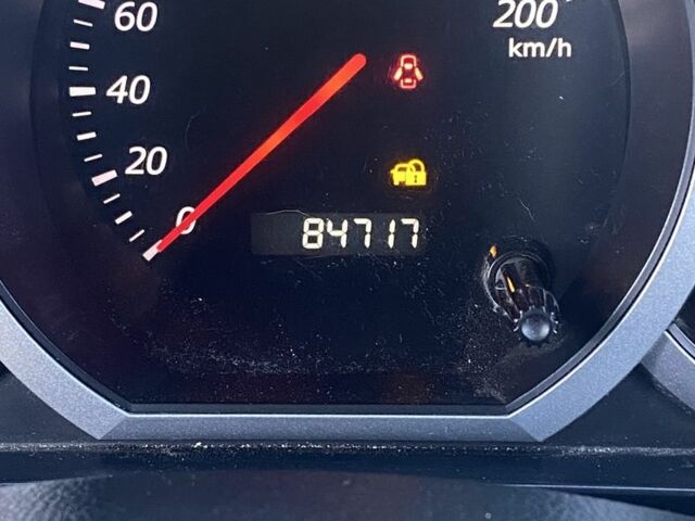 Сірий Сузукі Гранд Вітара, об'ємом двигуна 2 л та пробігом 90 тис. км за 10000 $, фото 5 на Automoto.ua