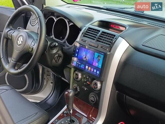 Серый Сузуки Гранд Витара, объемом двигателя 2 л и пробегом 148 тыс. км за 8800 $, фото 1 на Automoto.ua