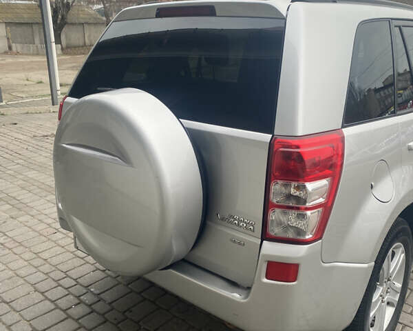 Серый Сузуки Гранд Витара, объемом двигателя 2.7 л и пробегом 164 тыс. км за 8000 $, фото 6 на Automoto.ua