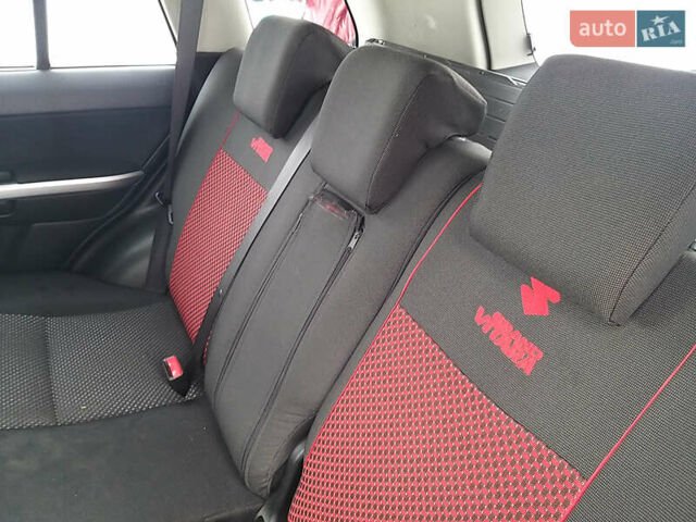 Серый Сузуки Гранд Витара, объемом двигателя 2 л и пробегом 124 тыс. км за 8000 $, фото 11 на Automoto.ua