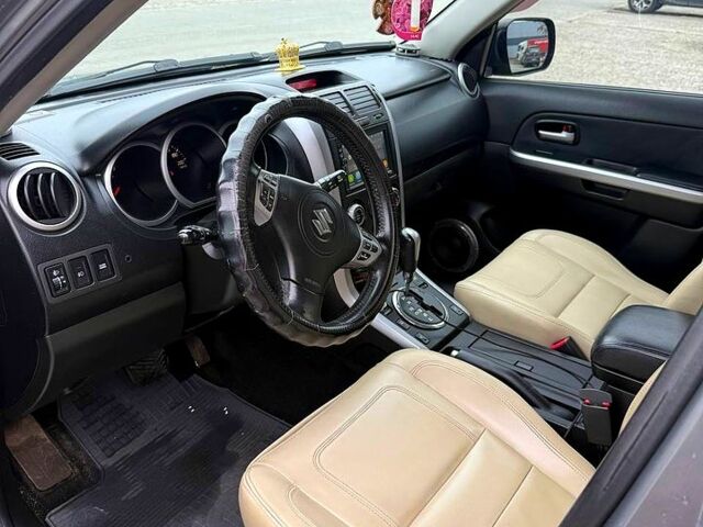 Сірий Сузукі Гранд Вітара, об'ємом двигуна 2 л та пробігом 241 тис. км за 6200 $, фото 9 на Automoto.ua