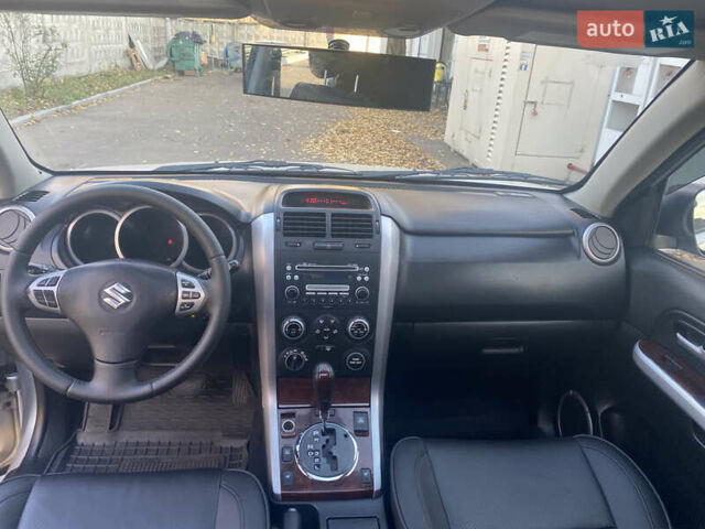 Сірий Сузукі Гранд Вітара, об'ємом двигуна 2 л та пробігом 251 тис. км за 6500 $, фото 9 на Automoto.ua