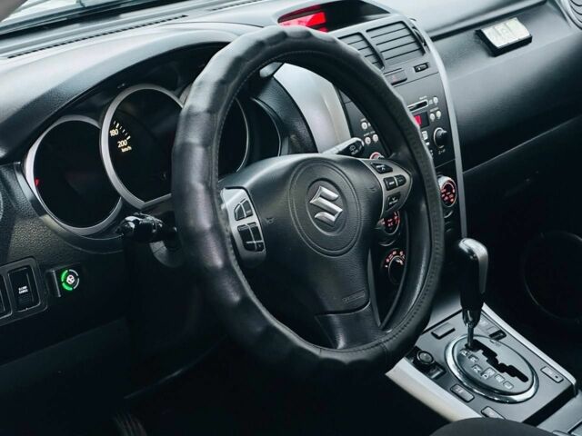 Сірий Сузукі Гранд Вітара, об'ємом двигуна 2 л та пробігом 250 тис. км за 5700 $, фото 8 на Automoto.ua