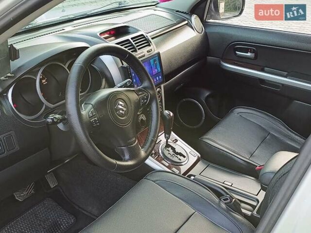 Серый Сузуки Гранд Витара, объемом двигателя 2 л и пробегом 148 тыс. км за 8800 $, фото 6 на Automoto.ua