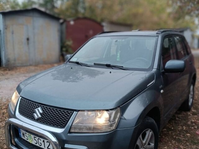 Сірий Сузукі Гранд Вітара, об'ємом двигуна 0 л та пробігом 260 тис. км за 4200 $, фото 1 на Automoto.ua