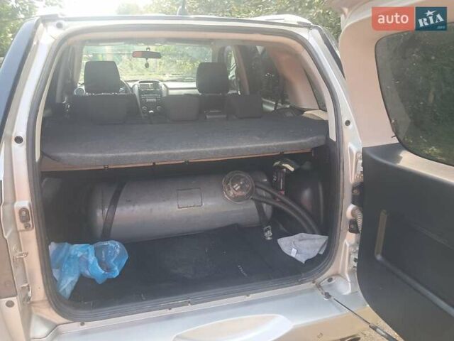 Серый Сузуки Гранд Витара, объемом двигателя 2 л и пробегом 331 тыс. км за 6000 $, фото 7 на Automoto.ua