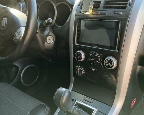 Сірий Сузукі Гранд Вітара, об'ємом двигуна 2 л та пробігом 200 тис. км за 6800 $, фото 16 на Automoto.ua