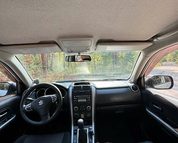 Сірий Сузукі Гранд Вітара, об'ємом двигуна 2 л та пробігом 196 тис. км за 9000 $, фото 14 на Automoto.ua