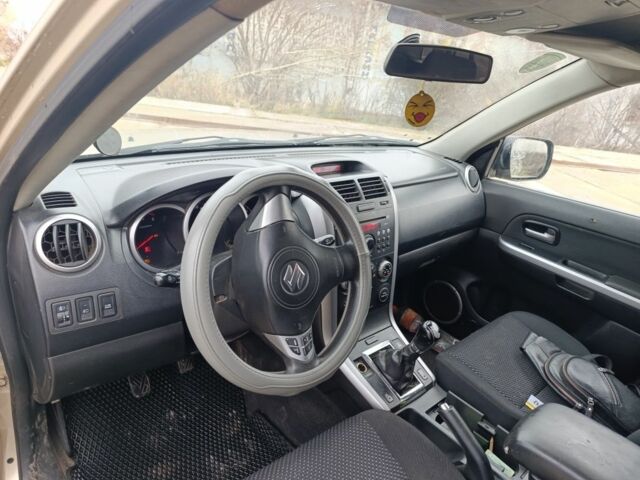 Серый Сузуки Гранд Витара, объемом двигателя 1.9 л и пробегом 333 тыс. км за 3000 $, фото 4 на Automoto.ua