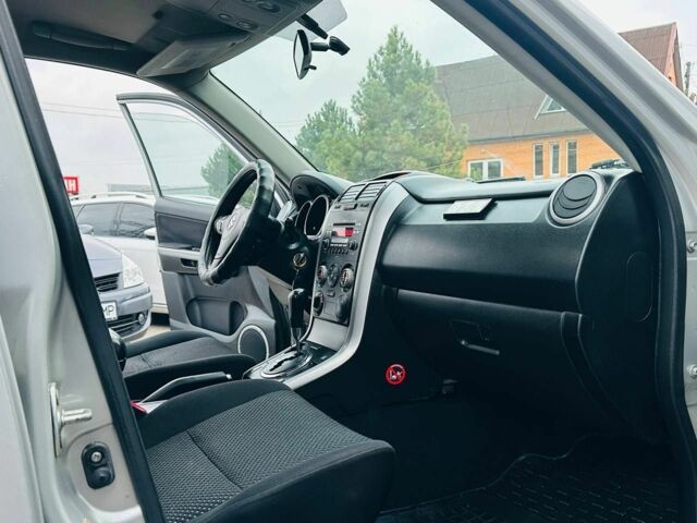 Сірий Сузукі Гранд Вітара, об'ємом двигуна 2 л та пробігом 250 тис. км за 5700 $, фото 23 на Automoto.ua