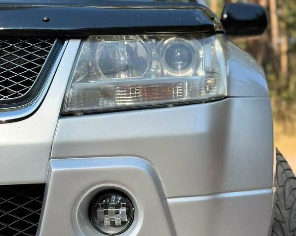 Сірий Сузукі Гранд Вітара, об'ємом двигуна 2 л та пробігом 196 тис. км за 9000 $, фото 8 на Automoto.ua