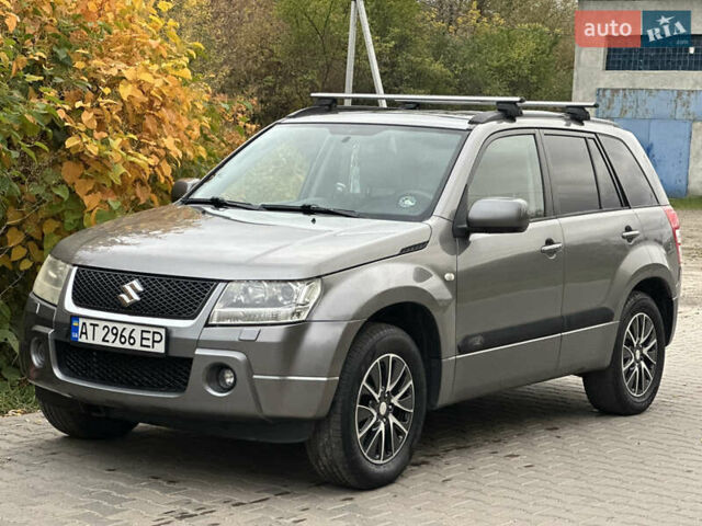 Сірий Сузукі Гранд Вітара, об'ємом двигуна 2 л та пробігом 279 тис. км за 8500 $, фото 1 на Automoto.ua