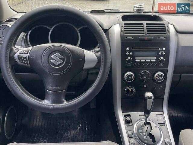 Серый Сузуки Гранд Витара, объемом двигателя 2 л и пробегом 163 тыс. км за 6000 $, фото 4 на Automoto.ua
