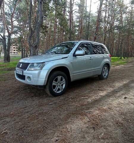 Сірий Сузукі Гранд Вітара, об'ємом двигуна 2 л та пробігом 154 тис. км за 7200 $, фото 3 на Automoto.ua