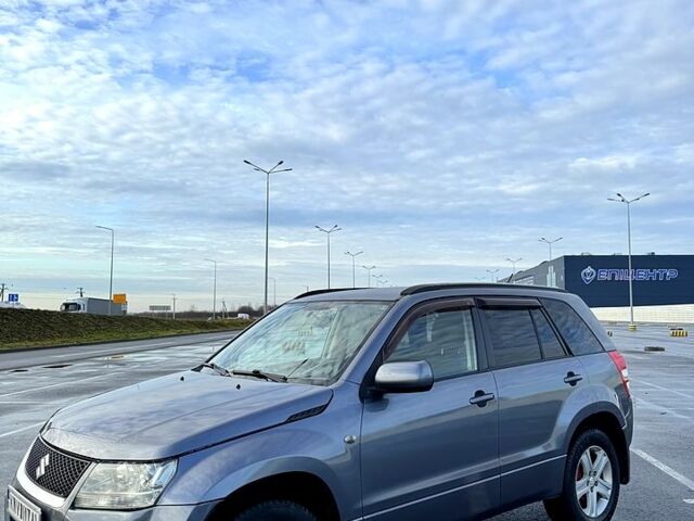 Сірий Сузукі Гранд Вітара, об'ємом двигуна 2 л та пробігом 180 тис. км за 7000 $, фото 3 на Automoto.ua