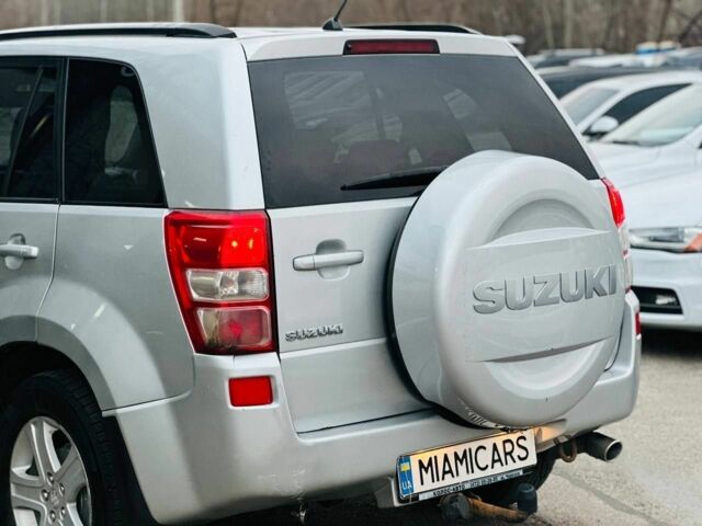 Сірий Сузукі Гранд Вітара, об'ємом двигуна 2 л та пробігом 250 тис. км за 5700 $, фото 4 на Automoto.ua