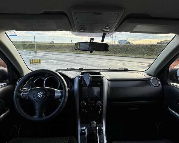 Серый Сузуки Гранд Витара, объемом двигателя 2 л и пробегом 180 тыс. км за 7000 $, фото 16 на Automoto.ua